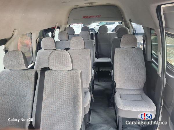 Toyota Quantum GL 2.5 D-4D Manual 14 Seats Manual 2015 - image 5