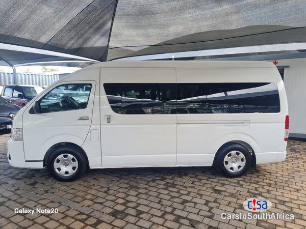 Toyota Quantum GL 2.5 D-4D Manual 14 Seats Manual 2015 - image 6