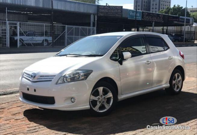 Pictures of Toyota Auris Manual 2013