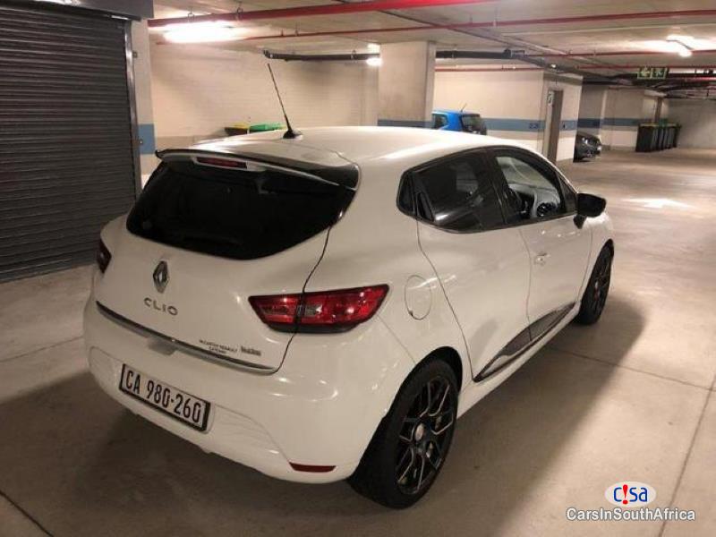 Renault Clio Manual 2016 - image 4