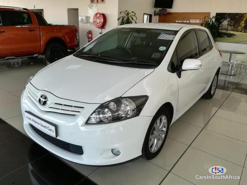 Pictures of Toyota Auris Manual 2016