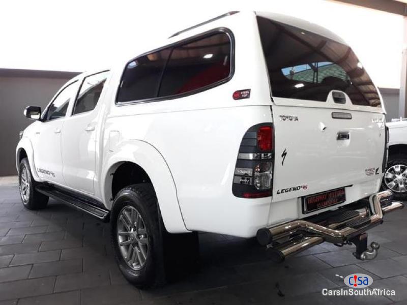 Toyota Hilux Manual 2015 - image 2