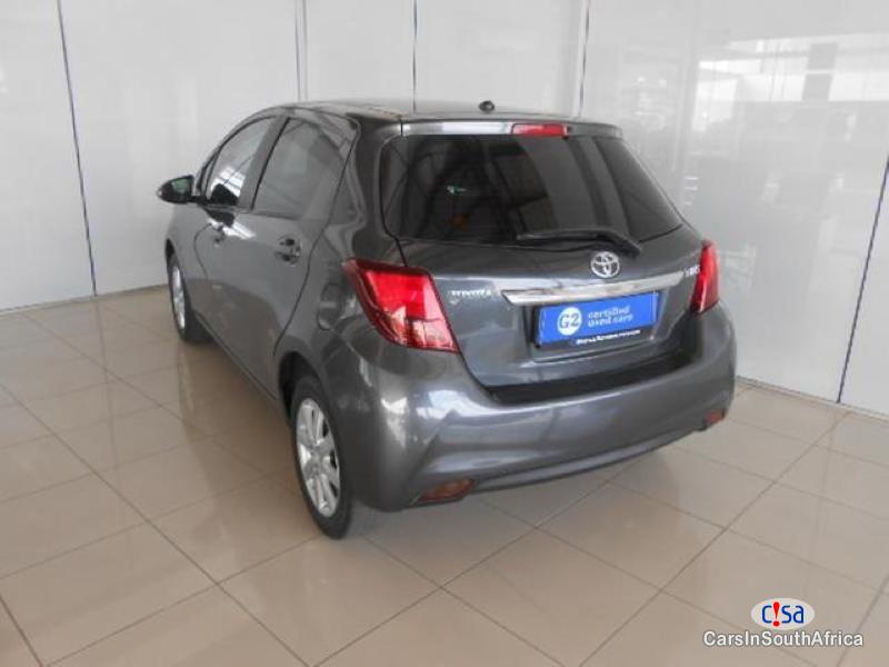 Toyota Yaris Manual 2016 - image 3