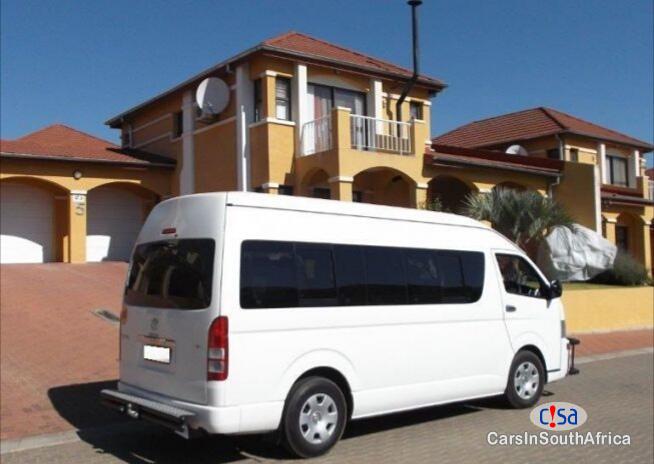 Toyota Quantum Manual 2013 - image 3