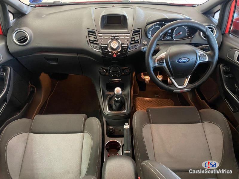 Ford Fiesta Manual 2017 - image 4