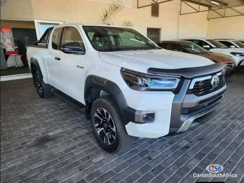 Toyota Hilux 2.8 Automatic 2022 - image 2