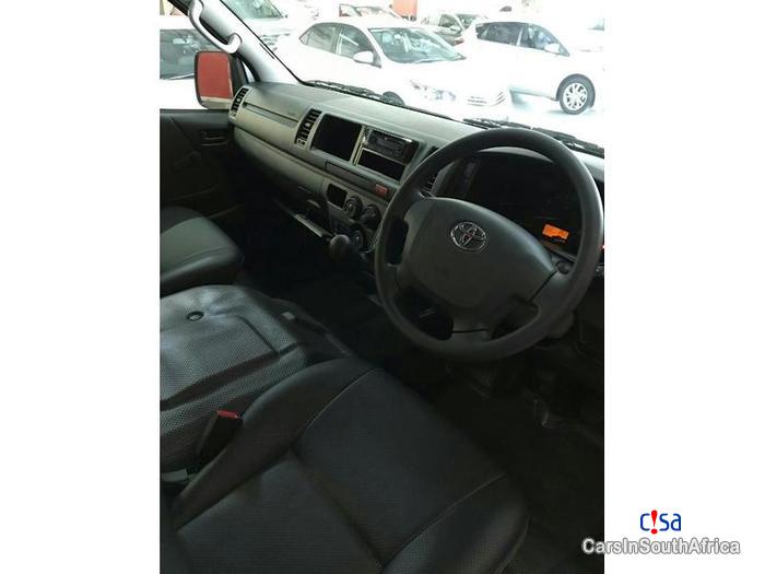 Toyota Quantum 2.5 Manual 2016 - image 3