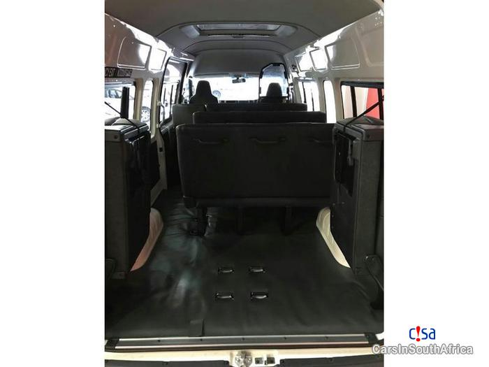 Toyota Quantum 2.5 Manual 2016 - image 4