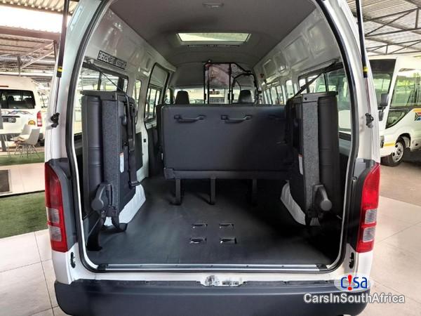 Toyota Quantum 2.5 D-4D Sesfikile 16-Seat Manual 2022 - image 4