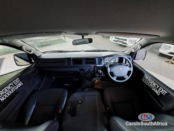 Toyota Quantum 2.5 D-4D Sesfikile 16-Seat Manual 2022 - image 5
