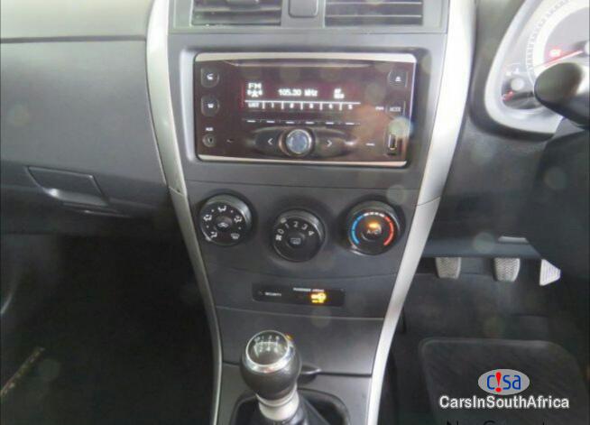 Picture of Toyota Hilux Manual 2011 in South Africa