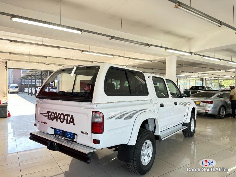 Toyota Hilux 3.0 Manual 2004 - image 2