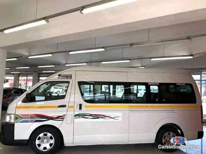 Toyota Quantum 2.5 Manual 2019 - image 2