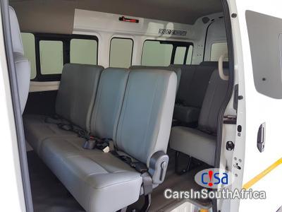 Nissan NV350 2.5L 16 Seater Manual 2018 - image 8
