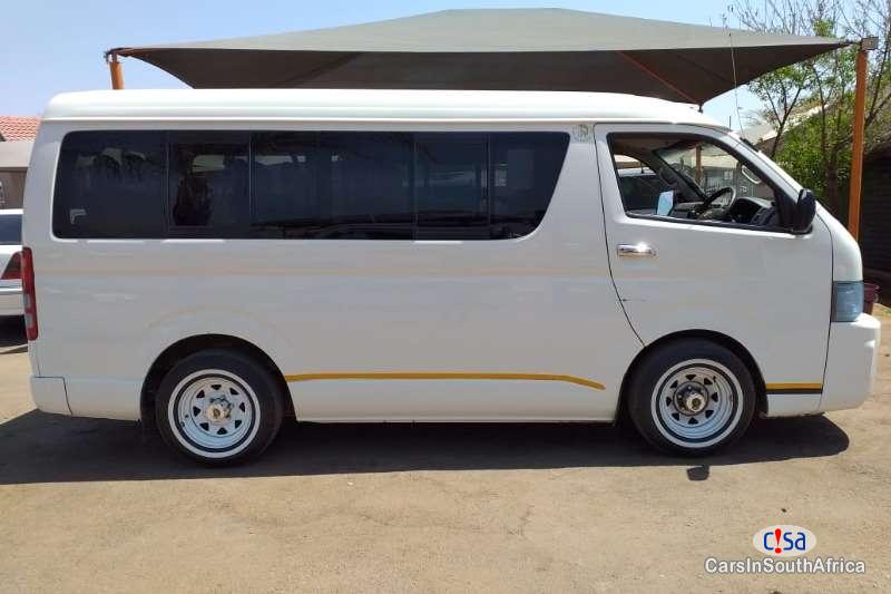 Pictures of Toyota Quantum 2.7 Manual 2010