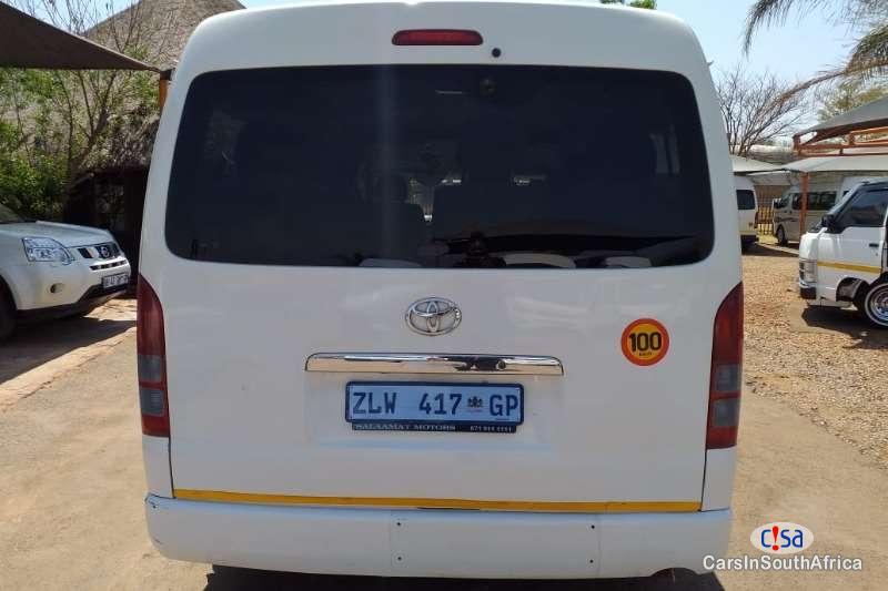 Toyota Quantum 2.7 Manual 2010 - image 2