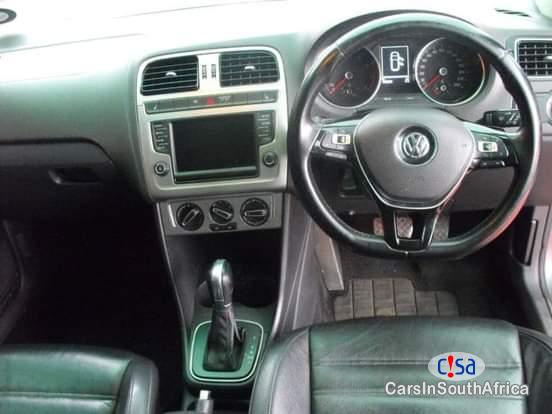 Volkswagen Polo 1.2TSI DSG Automatic 2017 - image 6