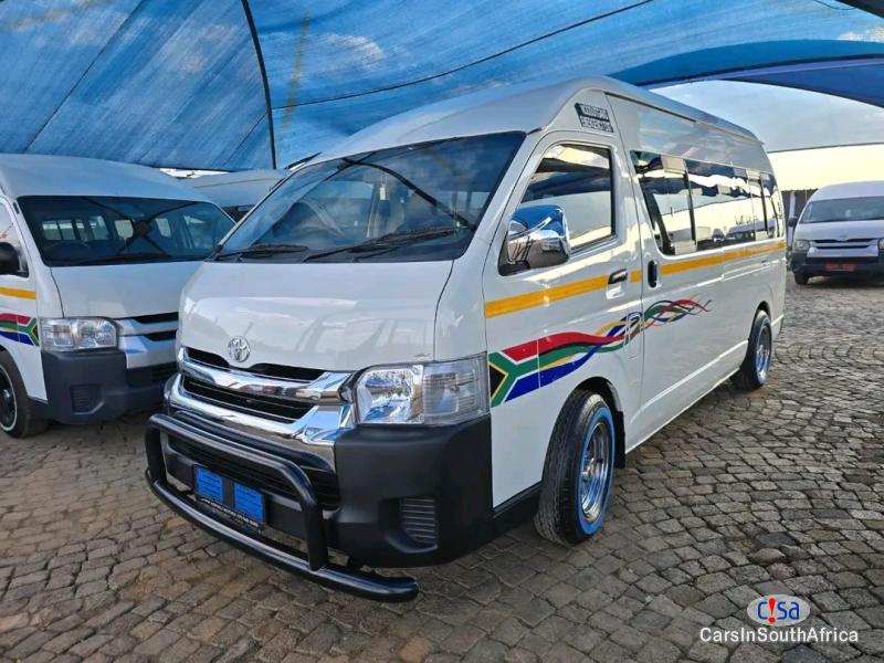Toyota Quantum 2.5 D-4D Sesifikile 16 Seater ( +27 685845776 Manual 2020 - image 2