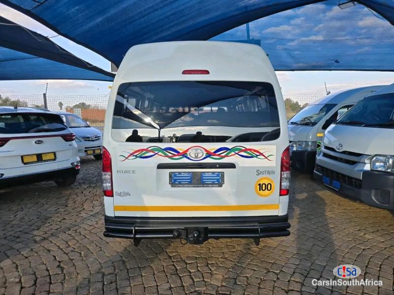 Toyota Quantum 2.5 D-4D Sesifikile 16 Seater ( +27 685845776 Manual 2020 - image 6