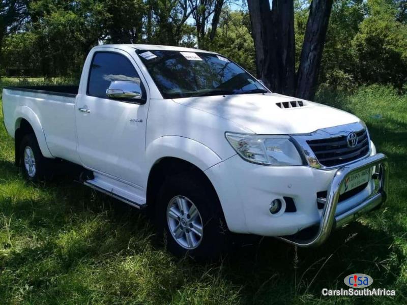 Toyota Hilux Manual 2015 - image 3