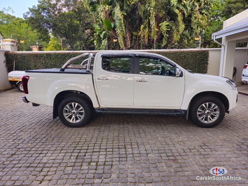 Isuzu KB300 0616417846 Automatic 2018 in KwaZulu Natal