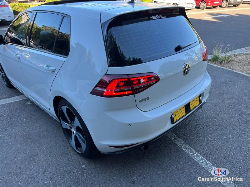 Volkswagen Golf 2.0 Automatic 2016 in South Africa