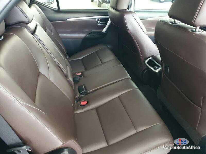 Toyota Fortuner 2.8 GD-6 Bank Repossessed Car Automatic Automatic 2018 - image 5
