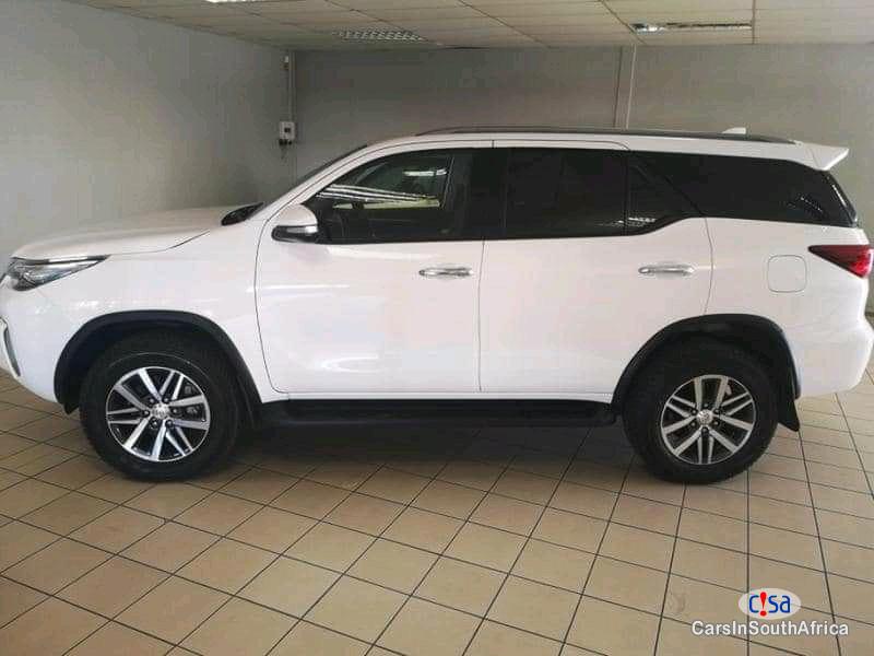 Toyota Fortuner 2.8GD6 4x4vA AUTO Automatic 2017 - image 4
