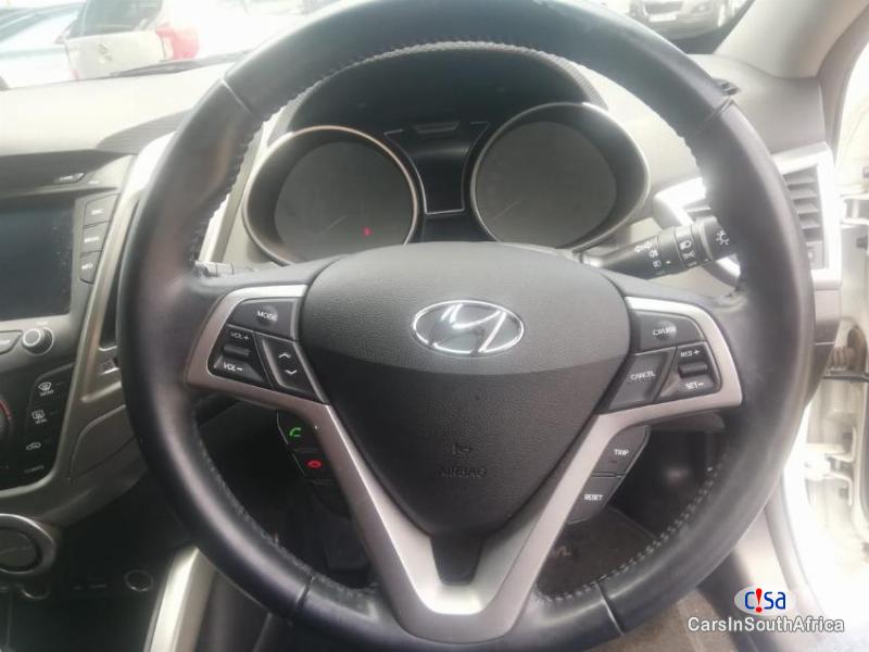 Hyundai Veloster 1.6Gdi Automatic 2016 - image 12