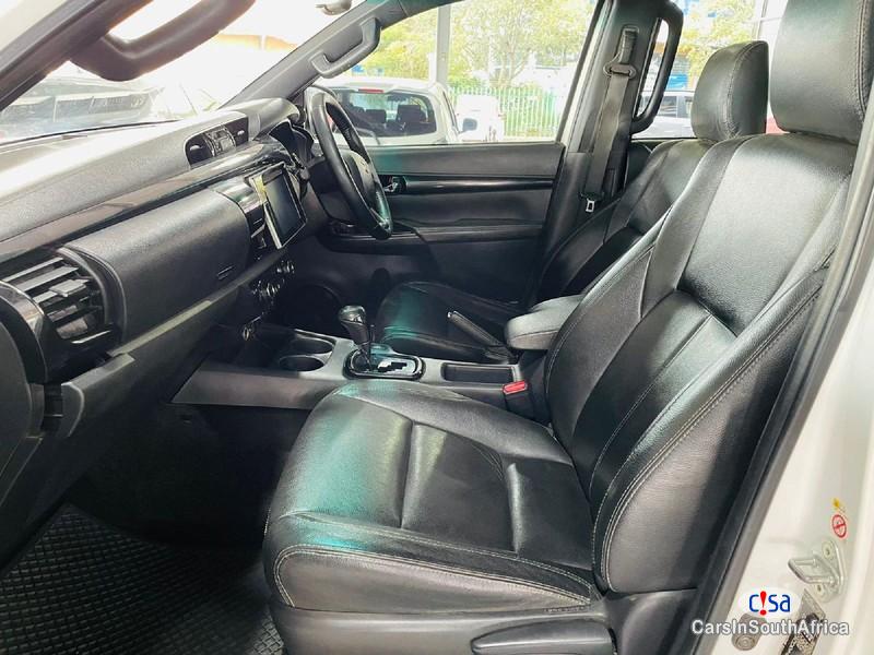 Toyota Hilux Automatic 2019 - image 2