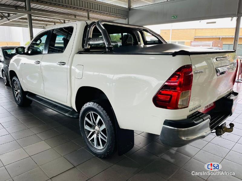 Toyota Hilux Automatic 2019 - image 3