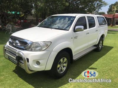 Toyota Hilux Automatic 2011 - image 2