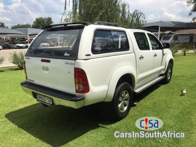 Toyota Hilux Automatic 2011 - image 3