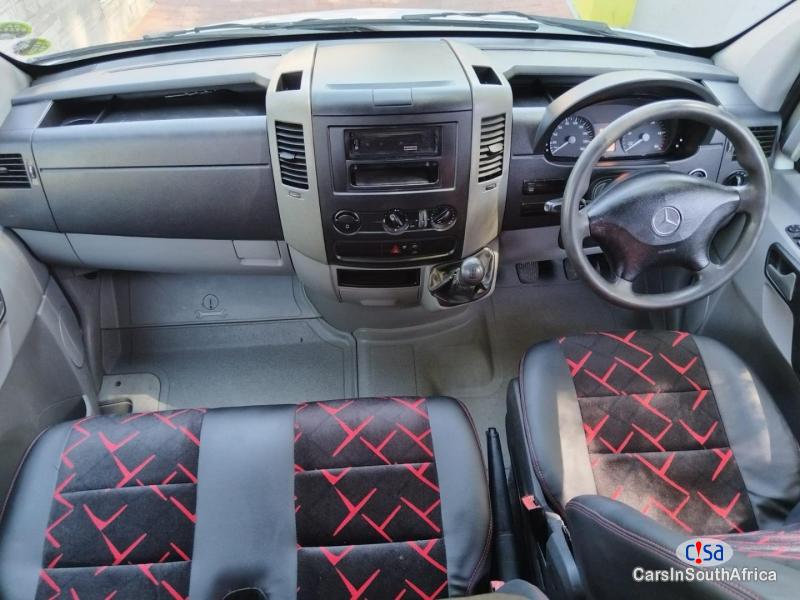 Mercedes Benz 2.0 Manual 2018 - image 8