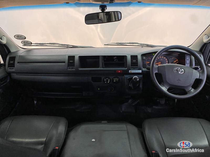 Toyota Quantum 2.5 Manual 2022 - image 14