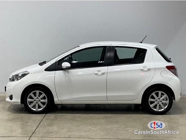Pictures of Toyota Yaris 1.3 Automatic 2013