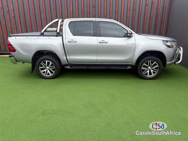 Toyota Hilux 2.8 GD-6 Raised Body Raider Call 081 494 5928 Delivery Nationwide Manual 2016 - image 2
