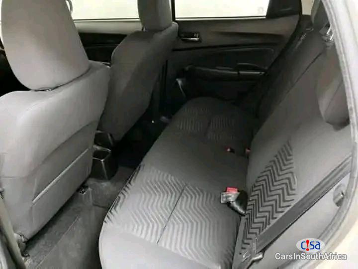 Suzuki Swift Swift 1.2 GLX 067 251 5460 Manual 2021 - image 9