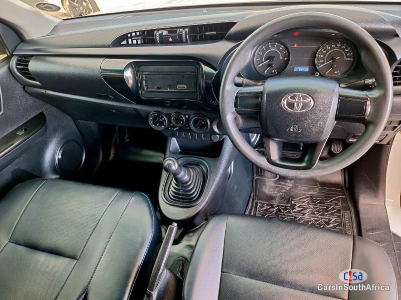 Picture of Toyota Hilux 2.0s Aircon 067 251 5460 Manual 2021 in South Africa