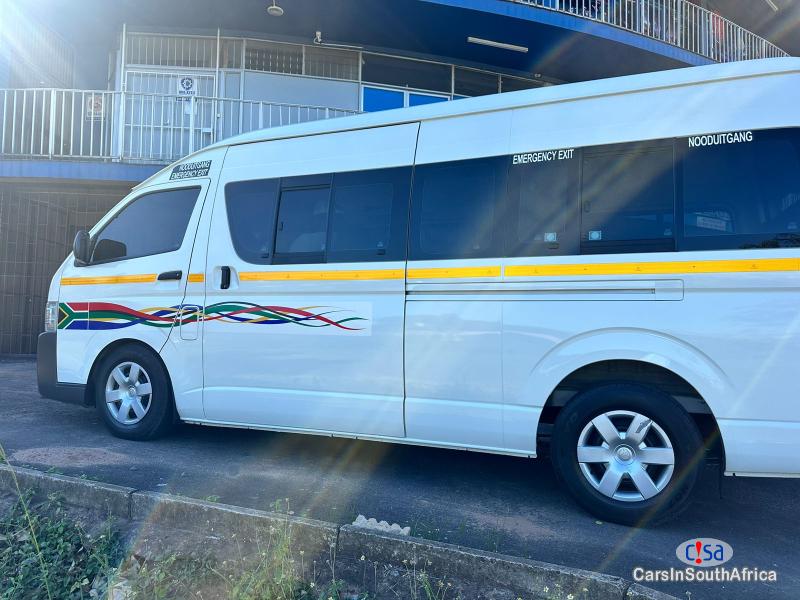 Toyota Quantum 2.5 D-4D Sesifikile 16 Seats ( +27 685845776 Manual 2019 in Eastern Cape