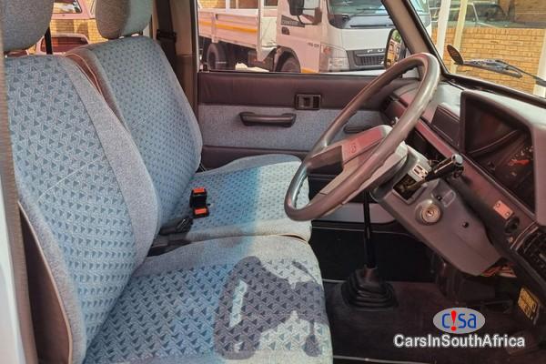 Toyota Venture 1800 6+4 8-Seat Manual 1996 - image 4