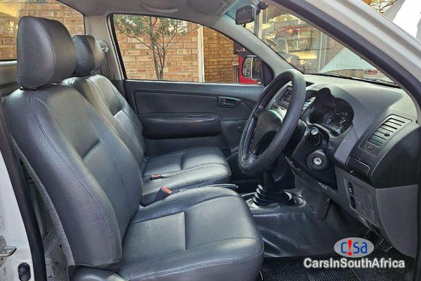 Toyota Hilux 2.0 VVTi S Single-Cab Manual 2014 - image 3
