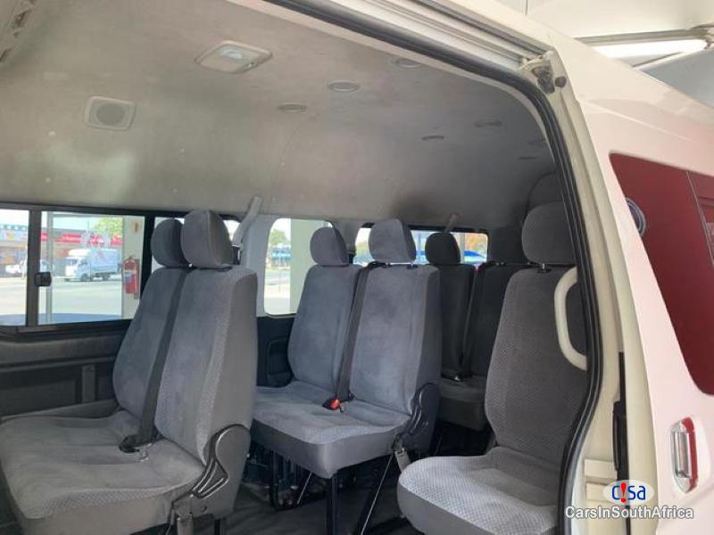 Toyota Quantum 2.5 Manual 2017 - image 2