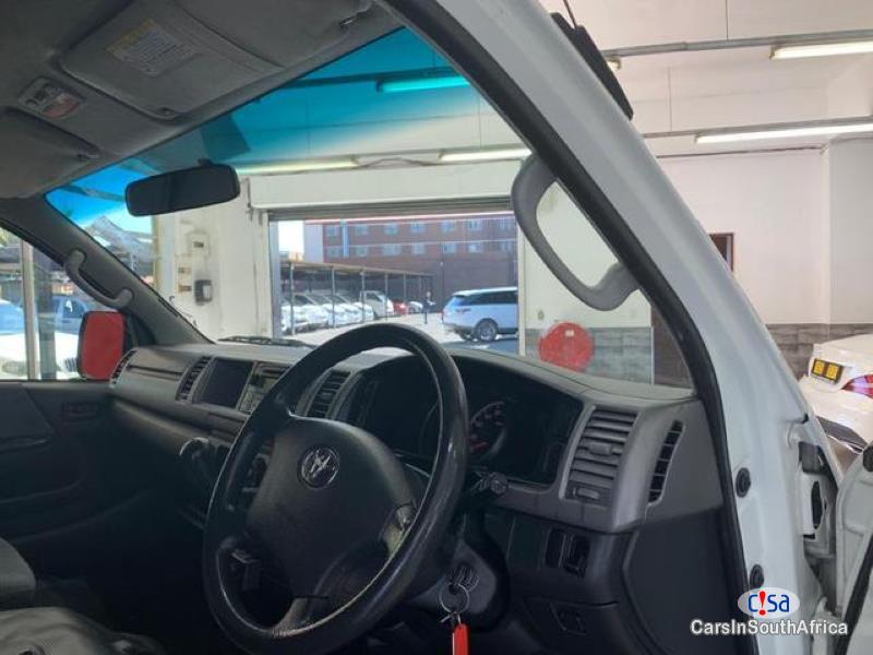 Toyota Quantum 2.5 Manual 2017 - image 3