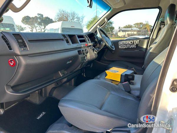 Toyota Quantum 2.5 D-4D Sesfikile 16-Seat Manual 2022 - image 4