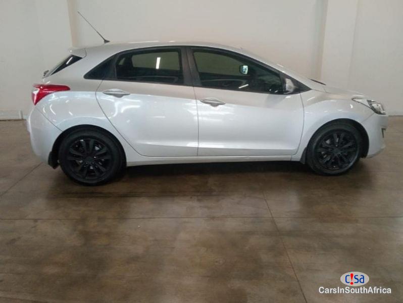 Pictures of Hyundai i30 1.6 Manual 2014