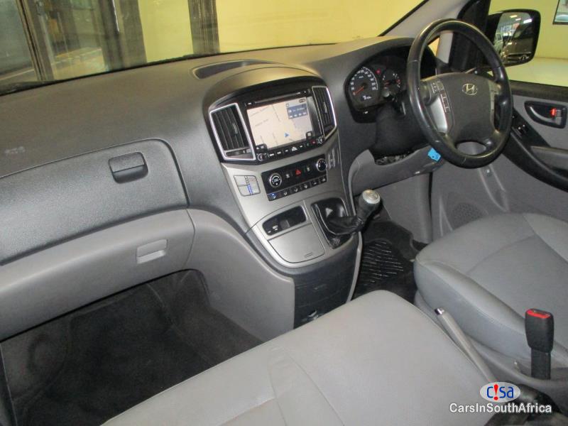 Hyundai H-1 2.5 CRDI Manual 2017 - image 8