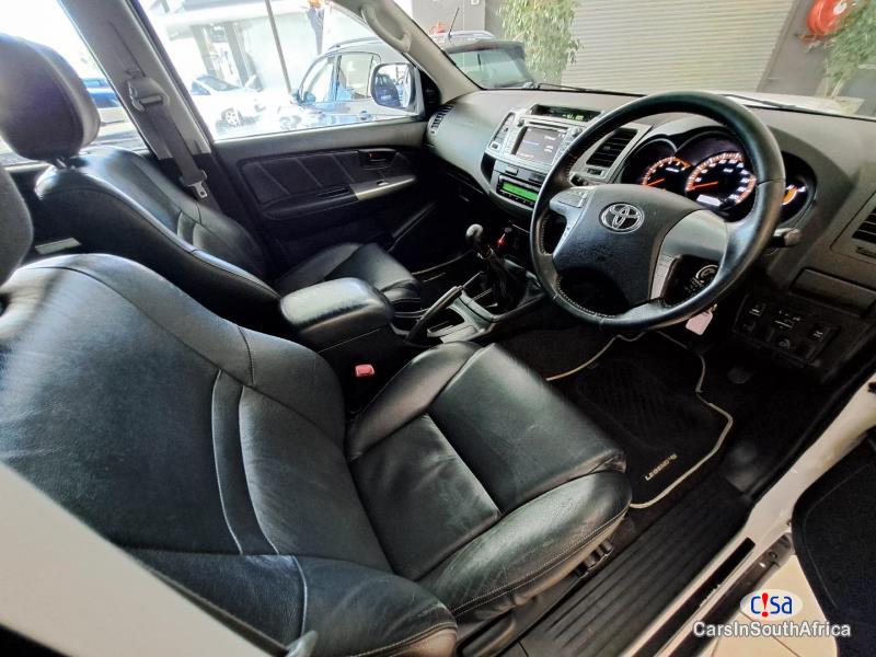 Toyota Hilux 3.0 D-4D Manual 2015 - image 4