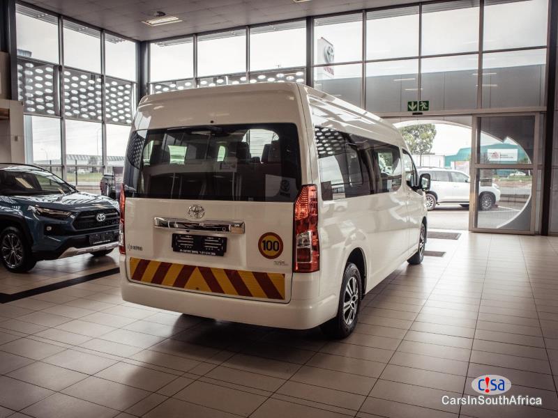Toyota Quantum 2.8 Lwb 14 Seater Automatic 2020 - image 2