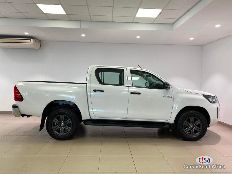 Toyota Hilux 2.4GD6 Manual 2020 - image 3